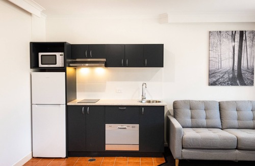 Queanbeyan East Hotel | River Motel