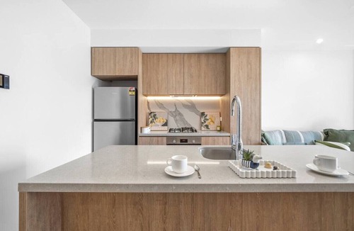 Broadbeach Apartment | River&Ocean View Luxury 2BD Apt amazing Location