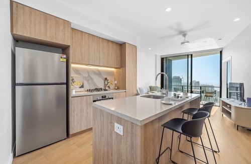 Broadbeach Apartment | River&Ocean View Luxury 2BD Apt amazing Location