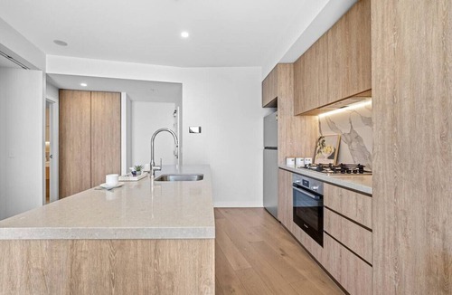 Broadbeach Apartment | River&Ocean View Luxury 2BD Apt amazing Location
