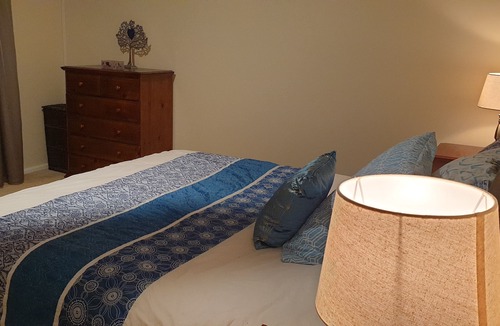 South Yunderup House | River Paradise - Great pet friendly Summer getaway 1 hour from Perth