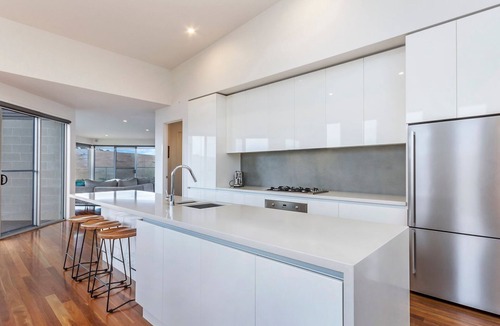 Warrnambool House | River Reveal overlooking the majestic Hopkins River