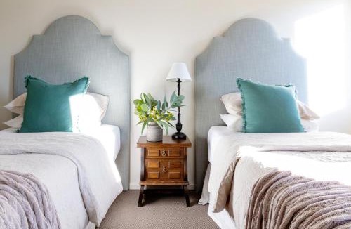 Bright Villa | River Run Bright