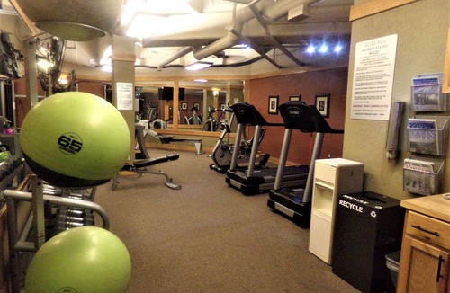 River Run Condo | River Run Village | Walk to Gondola | Pool + Hot Tubs | Deluxe 2BR