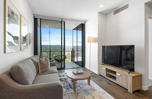 Broadbeach Apartment | River View High-Rise 1BR Apartment by GC Casino