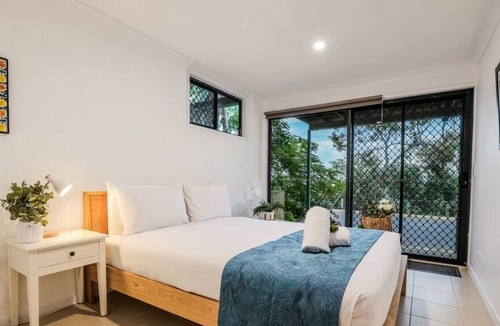 Seventeen Seventy House | Riverbank at Seventeen Seventy