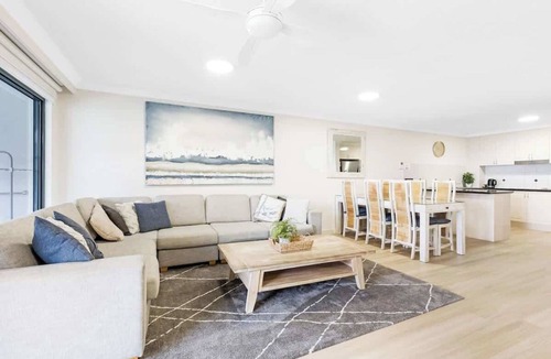 Mooloolaba Apartment | Riverdance 07 Riverfront Apt