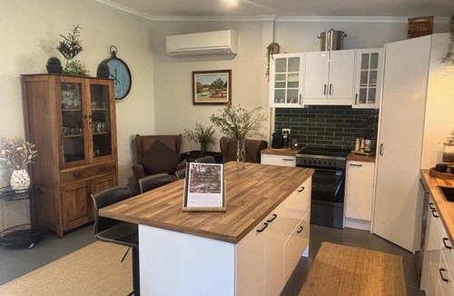 Bridgetown House | Riverfront, Tiny Home in Natural Bush