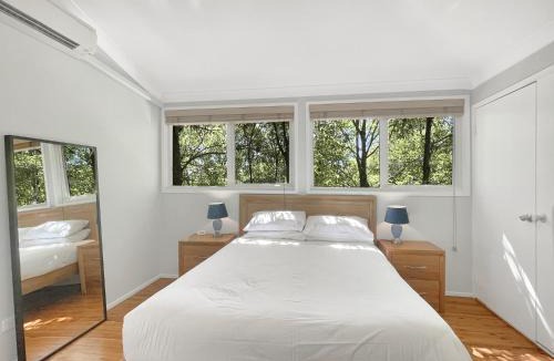 Mossy Point House | Riverside 3-Bed Townhouse with Spacious Deck