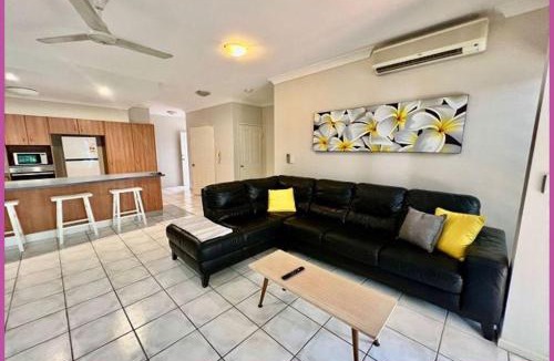 Douglas Apartment | Riverside Boulevard 13-151 close to HOSPITAL