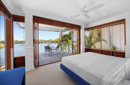 Noosa Heads House | Riverside Elegance on Noosa Parade