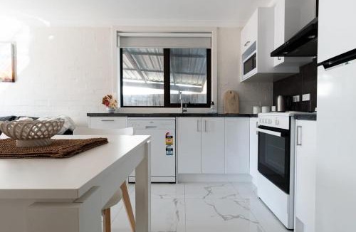 Riverside Apartment | Riverside Gem with Parking and WiFi