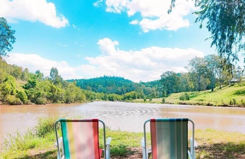 Pine Mountain House | 'Riverside Retreat' Farm stay on the river