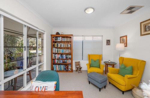 Wilson House | Riverside Retreat Near Curtin Uni & Lo Quay Café