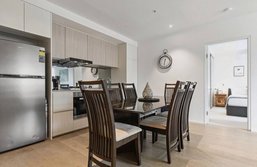 Docklands Apartment | Riverside Views Melbourne - WiFi-Netflix