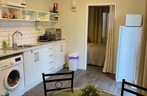 Murray Bridge Cabin | Riverview cabin Murray Bridge situated on Riverfront road Murray Bridge.
