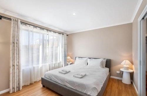 Granton House | Riverview Family Retreat Spacious 4BR Home, Views
