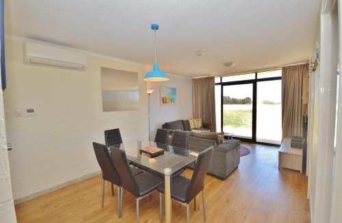 Kalbarri Apartment | Riverview Holiday Waterfront Apt 19 - Ground Floor- Kalbarri WA
