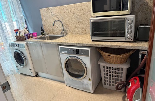 Griffin Apartment | Rivervilla tranquillity by the bay 2 bed covered parking full fridge laundry