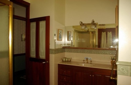 Gilston Bed & Breakfast | Riviera Bed and Breakfast