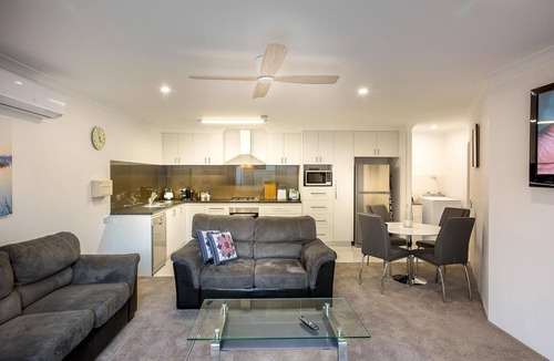 Mount Pleasant House | Riviera Sunrise Hesford