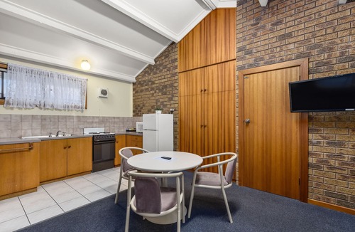 Waterhouse House | Robe Central Motel