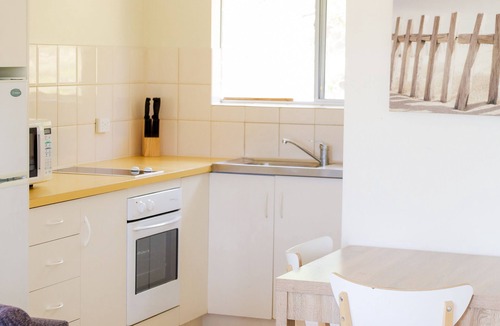 Waterhouse Hotel | Robetown Motor Inn & Apartments