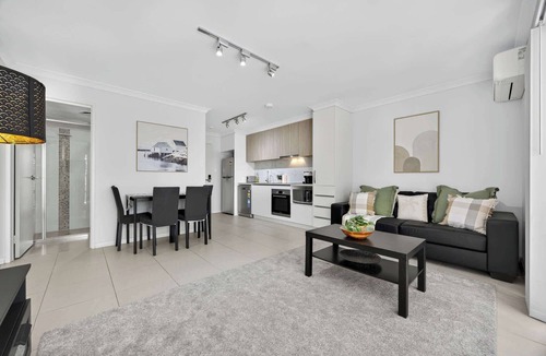Rockingham Apartment | Rockingham 2BR Unit with Parking near Garden
