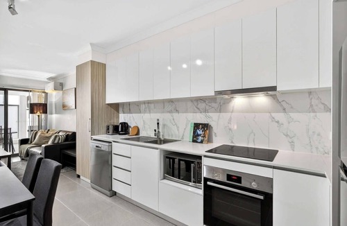 Rockingham Apartment | Rockingham Escape 2br Apt Near Beach and Shops
