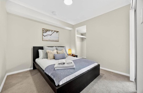 Rockingham Apartment | Rockingham Escape Stylish 2br Apt Near Beach and Shops