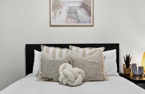 Rockingham Apartment | Rockingham Escape Stylish 2br Apt Near Beach and Shops