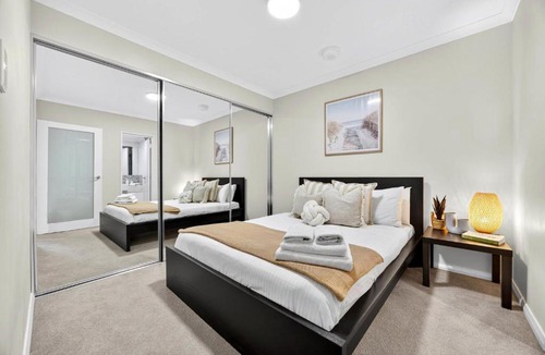 Rockingham Apartment | Rockingham Escape Stylish 2br Apt Near Beach and Shops