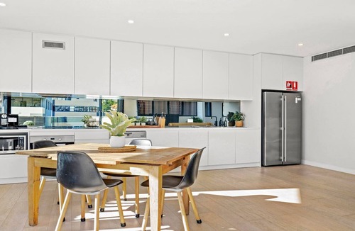 Terrigal Apartment | ROCKPOOL #101 | Walk to beach, WIFI | Accom Holidays