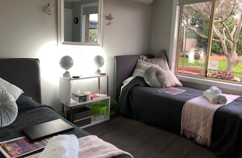 Orange East House | Rocky Rest