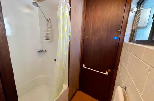 Falls Creek Apartment | Rocky Valley 11