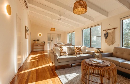 Moffat Beach House | Roderick Beach House Pet Friendly