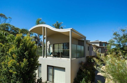 Merimbula Apartment | Rolling Waves 1 - Pet friendly 3 bedroom Apartment