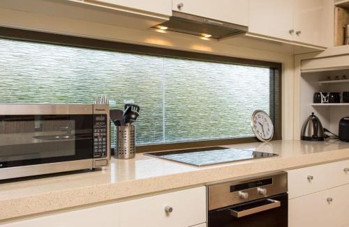 Merimbula House | Rolling Waves No 2