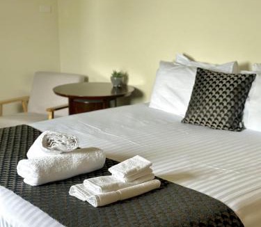 Wagga Wagga Hotel | Romano's Hotel & Suites Wagga Wagga