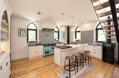 Balhannah House | Romantic 1bed/1bath self-cont. apart. for 2 Adelaide Hills, wineries & Hahndorf.