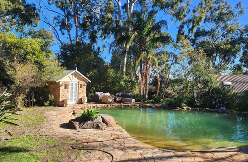 Darlington House | Romantic 1BR Hills Hideaway · Fireplace & Natural Pool - Perth hills