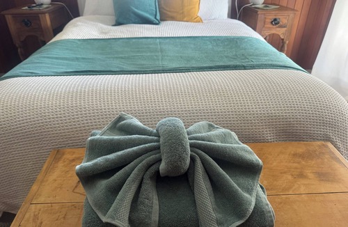 Jutland House | Romantic farm homestead Hideaway in the Barossa Valley, South Australia .