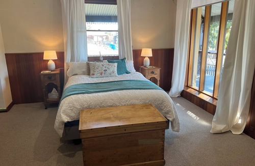 Jutland House | Romantic farm homestead Hideaway in the Barossa Valley, South Australia .