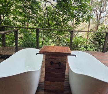 Mount Macedon House | Romantic Getaway - 2 luxe outdoor baths