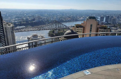 Brisbane Central Business District Apartment | Rooftop Pool Stunning Apartment Queen Street