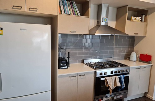 Delacombe House | Room#1 queen, double and ensuite