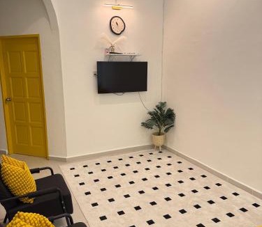 Dungun House | Roomah Kuning