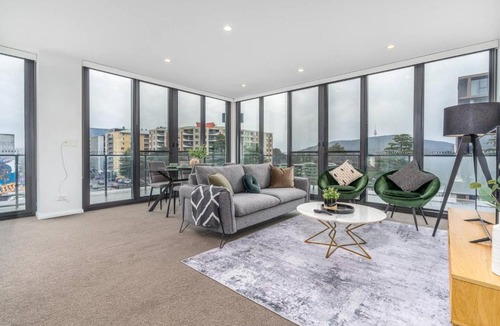 Braddon Apartment | Roomy 2BR 2BA City-Centre Apt - Hosted by CanStay