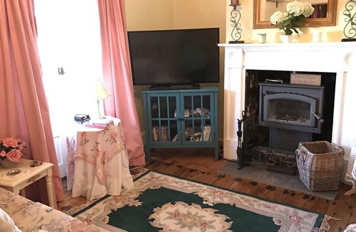 Strathalbyn Cottage | Rose Cottage - is a warm, cose in Strathalbyn