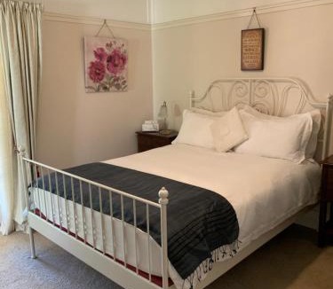 Gooseberry Hill Bed & Breakfast | Rosebridge House Bed & Breakfast Adult Retreat